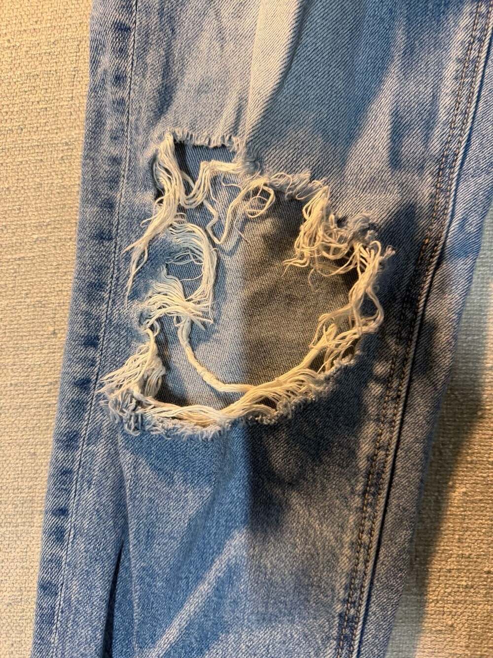 American Eagle Outfitters - Picture 3 of 10